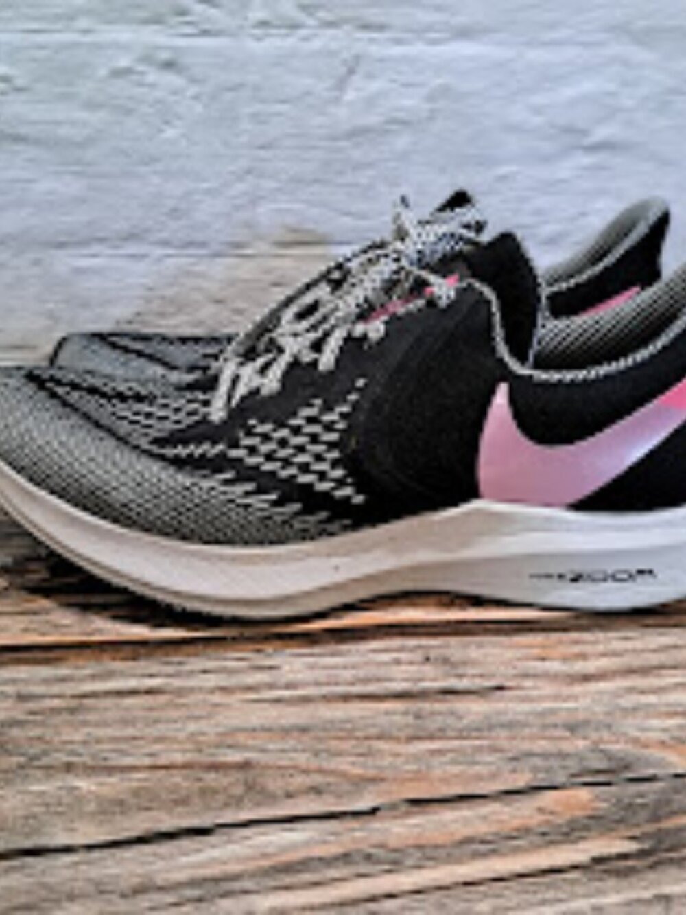 Nike Air Zoom Winflo 6 women's running shoes size 10 black white pink sneakers